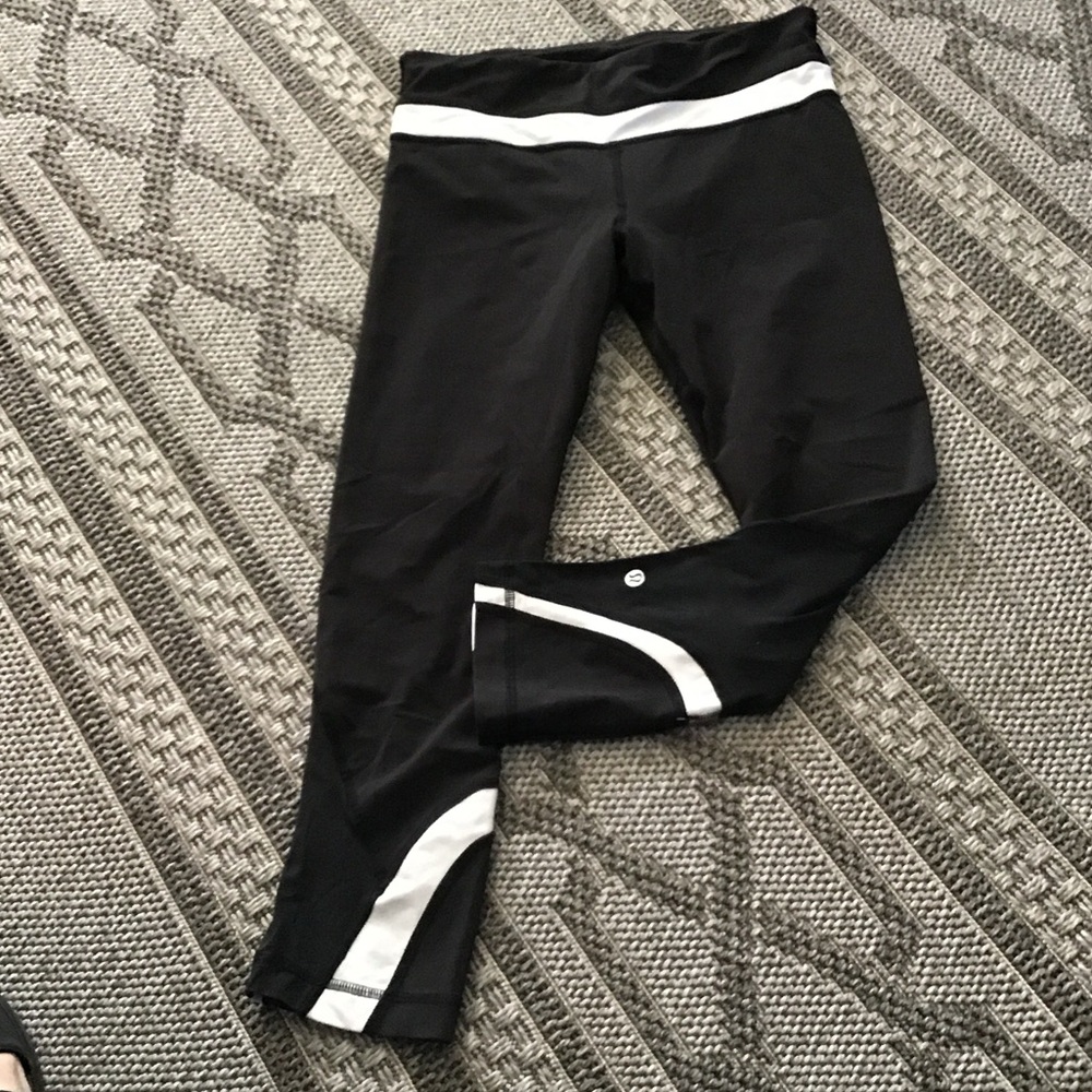lululemon athletic Leggings (Size 4) with 90 Deg Front Zip Sports Bra (S) Set. - Picture 3 of 5